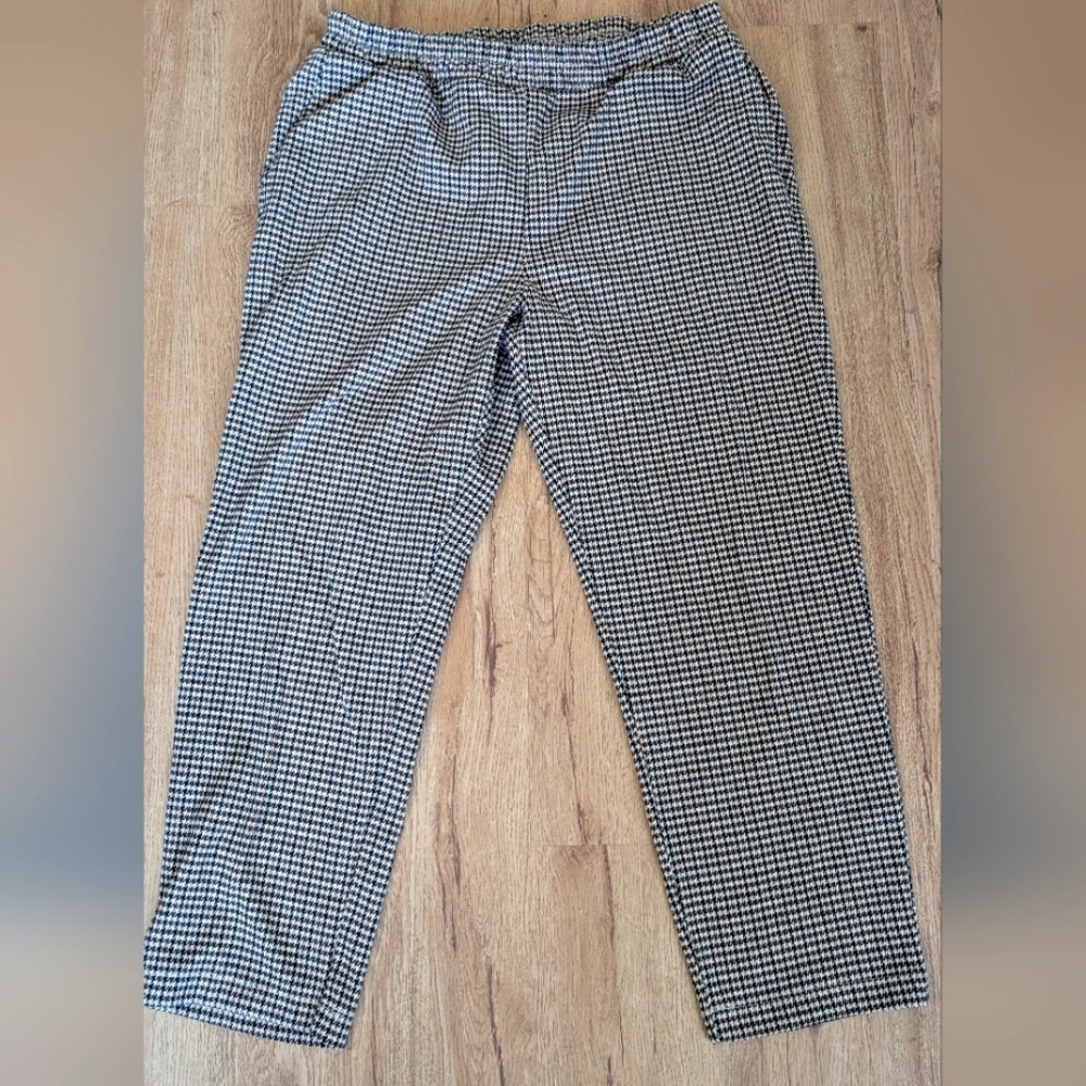A New Day houndstooth pattern pants